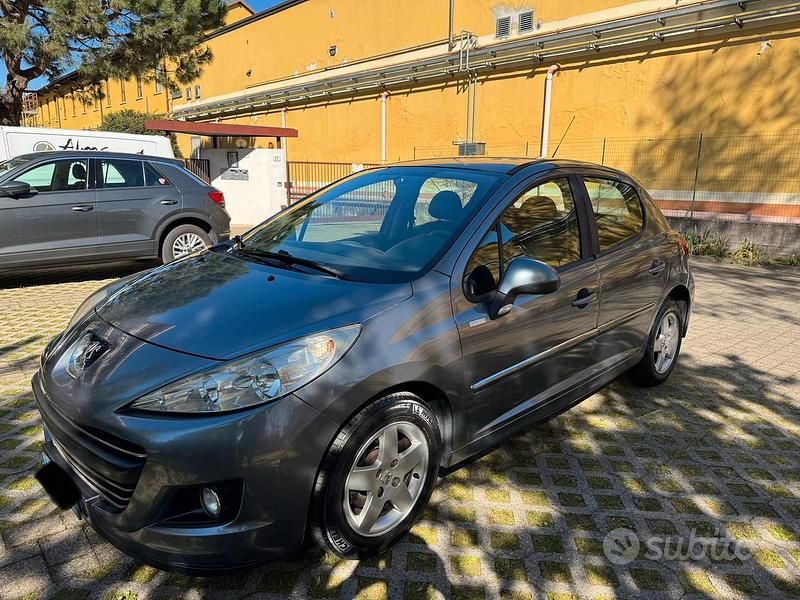 Usata Peugeot 207 70 CV (51 kW) 2010 Grigio Utilitaria