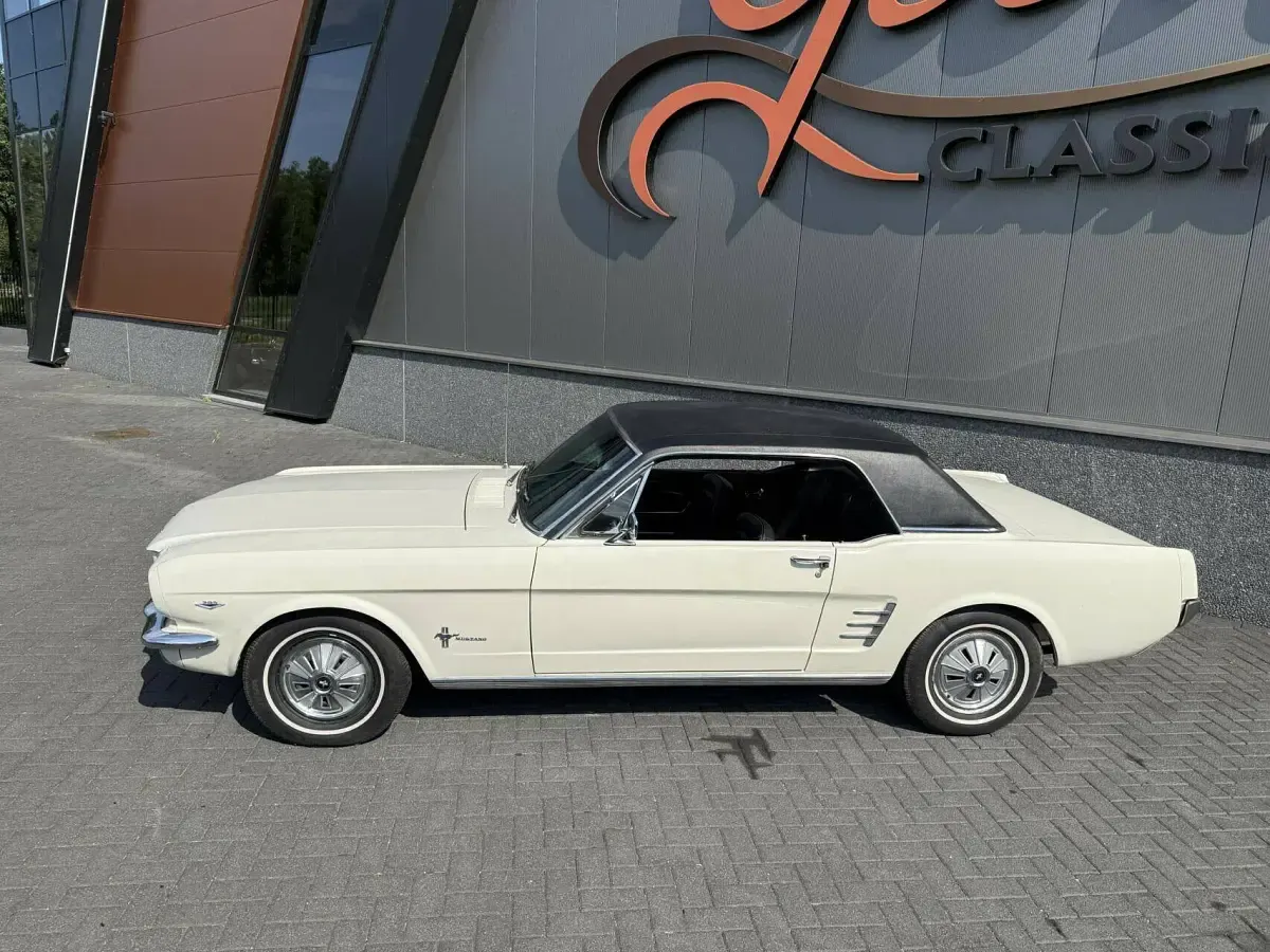 Usata Ford Mustang 306 CV (225 kW) 1966 Bianco Coupé