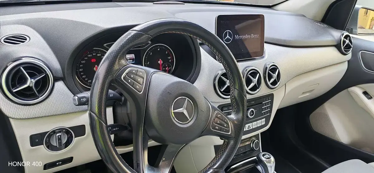Usata Mercedes B180 109 CV (80 kW) 2018 Utilitaria