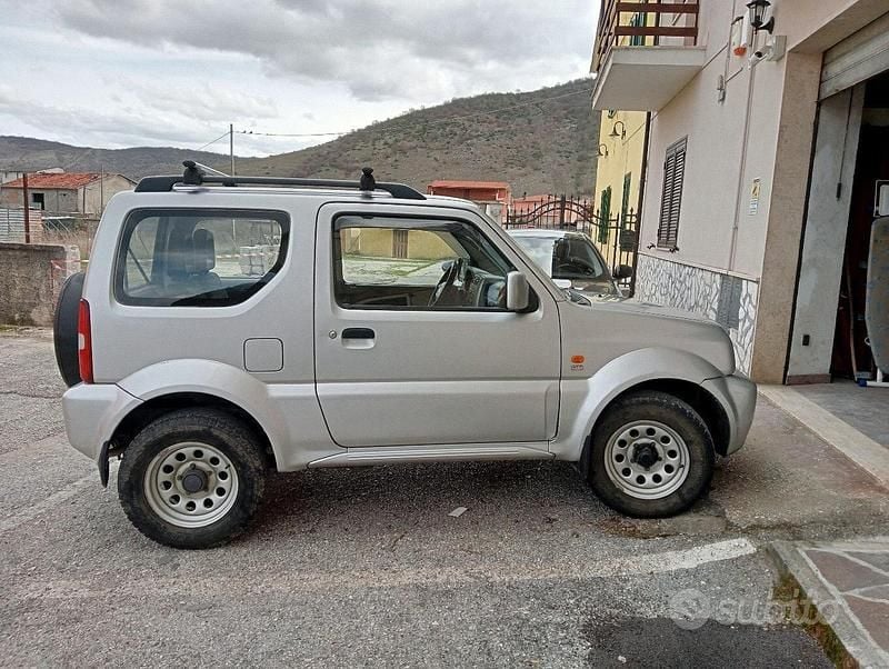 Usata Suzuki Jimny 85 CV (62 kW) 2007 SUV