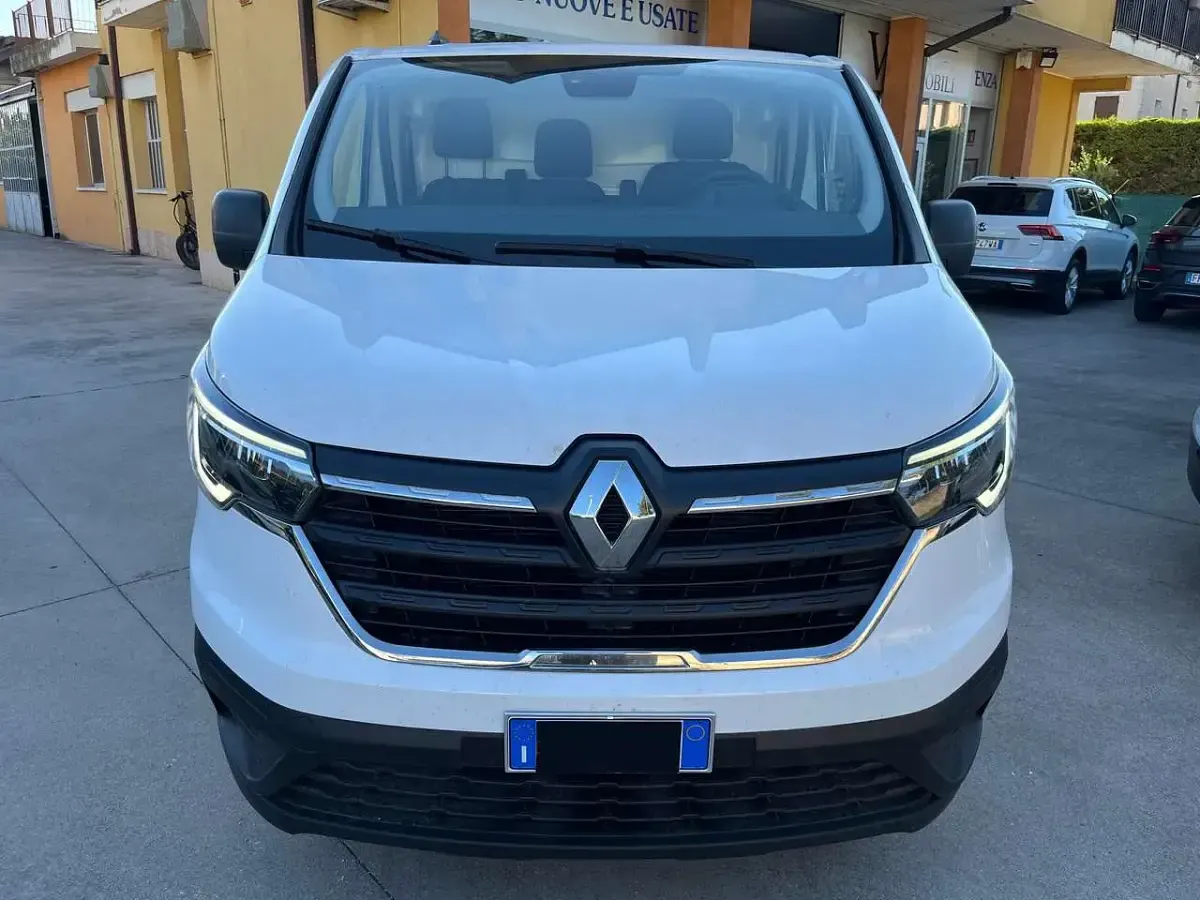 Usata Renault Trafic 110 CV (80 kW) 2024 Bianco Monovolume