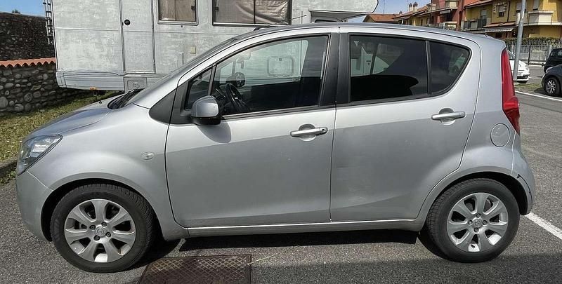 Usata Opel Agila Enjoy 86 CV (63 kW) 2009 Argento Utilitaria
