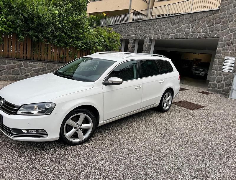 Bianco Usata 2012 VW Passat Station wagon | 5500 € (Ottimo prezzo) - Immagine 1/4