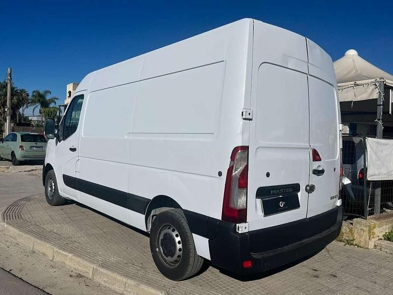 Usado Renault Master 136 CV (100 kW) 2021 Blanco Van