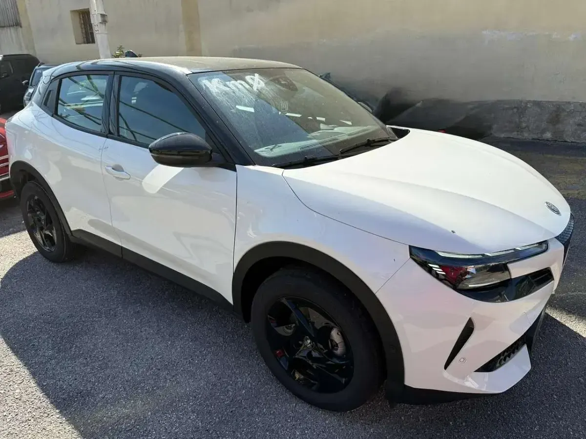 Nuova Alfa Romeo GT Junior 136 CV (100 kW) 2025 Bianco SUV