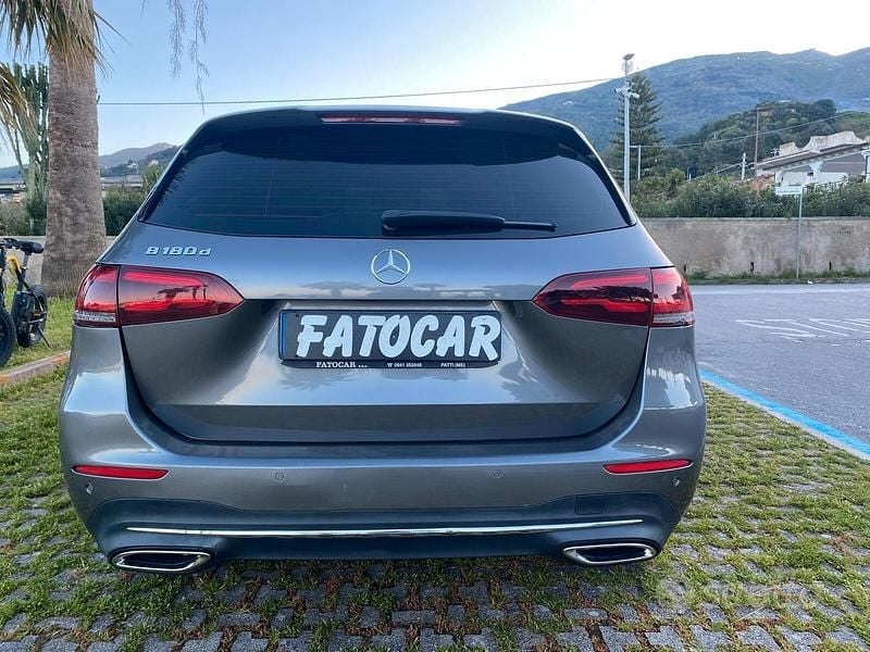 Usata Mercedes B180 Executive 116 CV (85 kW) 2020 Grigio Monovolume