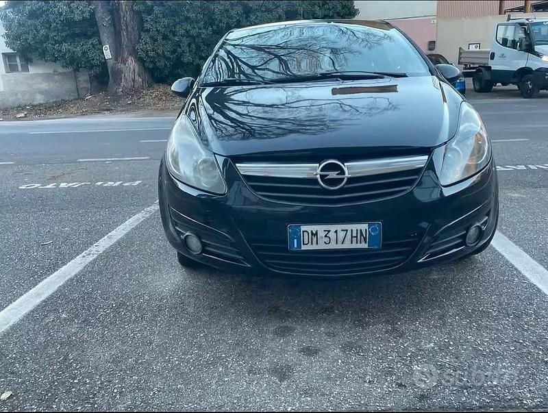 Usata Opel Corsa 90 CV (66 kW) 2006 Nero Utilitaria