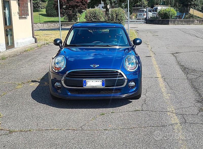 Usata Mini ONE 102 CV (75 kW) 2018 Blu Utilitaria