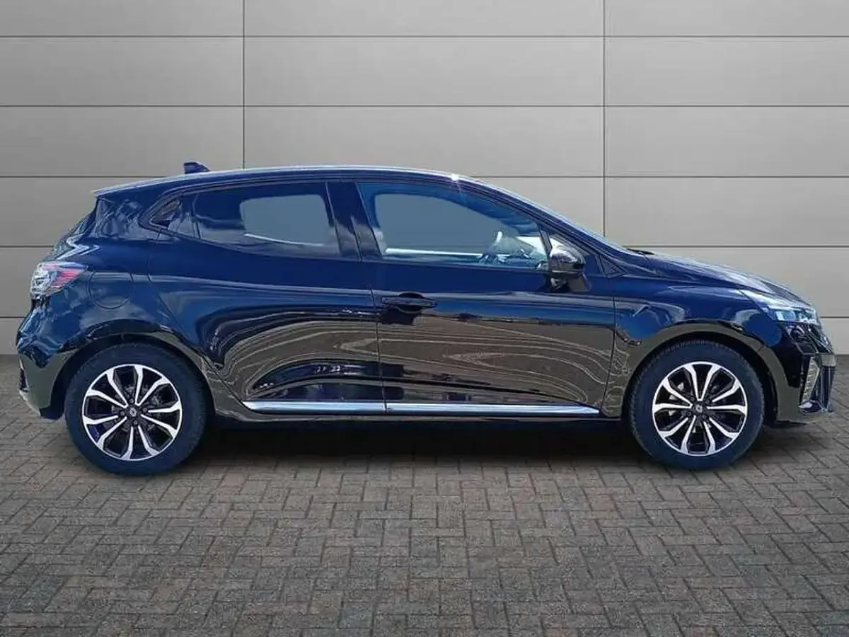 Usata Renault Clio V Techno 91 CV (66 kW) 2025 Other Utilitaria
