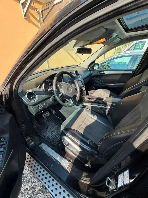 Usata Mercedes ML320 Chrome 224 CV (164 kW) 2006 Nero SUV