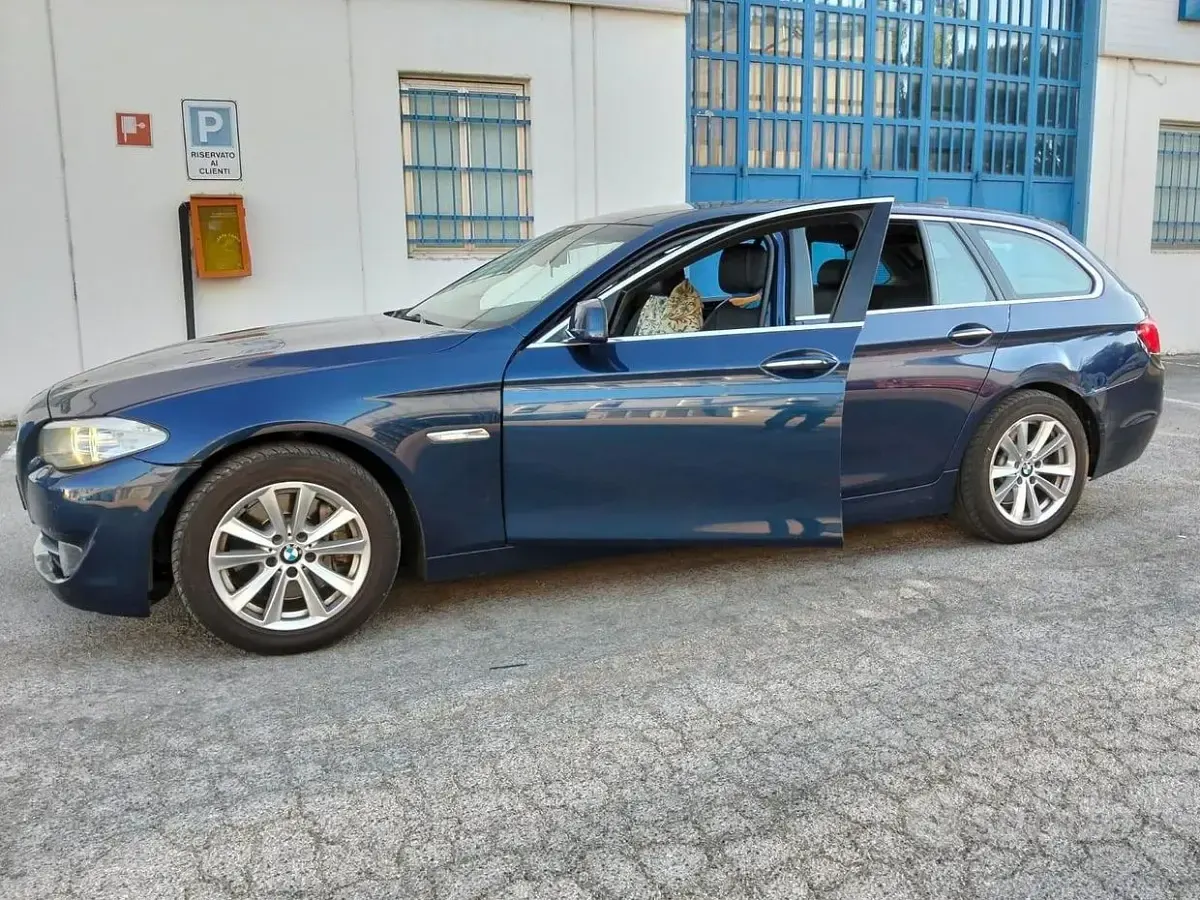 Usata BMW 525 218 CV (160 kW) 2013 Bluazzurro Station wagon