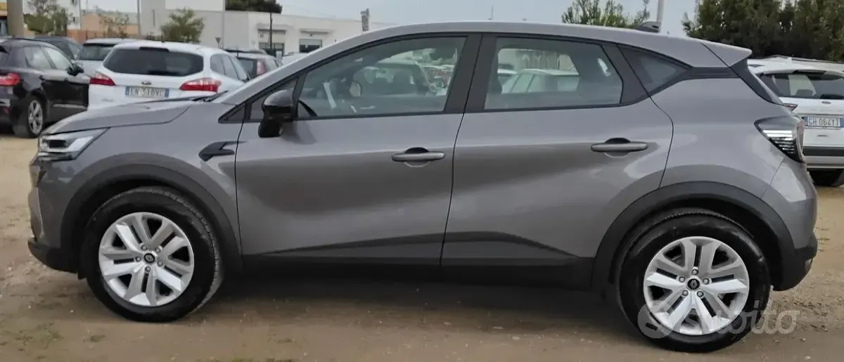 Usata Renault Captur Evolution 91 CV (66 kW) 2024 Grigio SUV