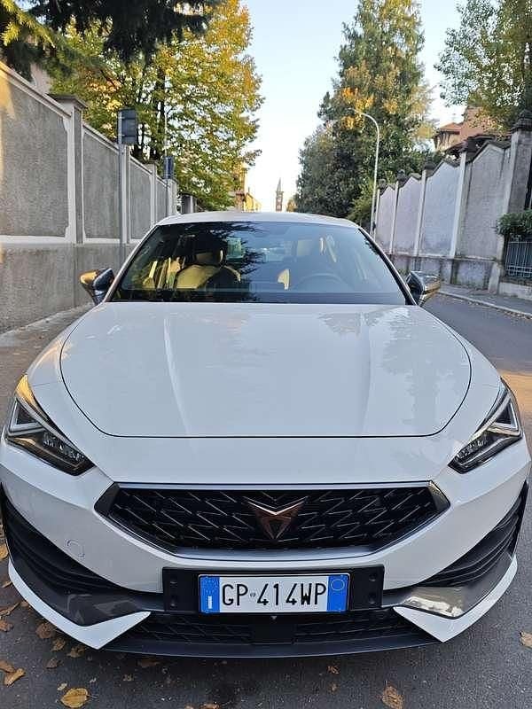 Usata Cupra Leon 150 CV (110 kW) 2023 Berlina