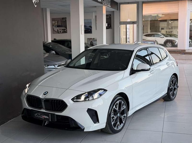 Usata BMW 120 M Sport 150 CV (110 kW) 2025 Bianco Utilitaria
