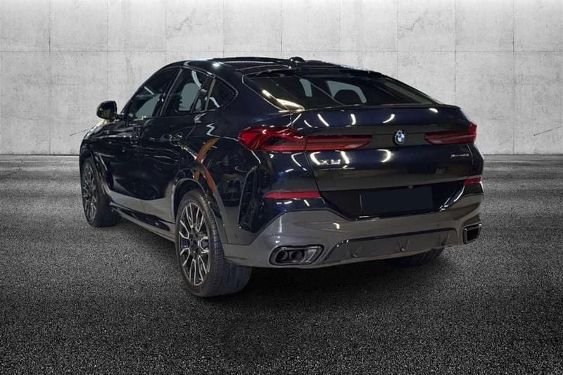 Usata BMW X6 M Sport 381 CV (280 kW) 2023 Nero metallizzato SUV