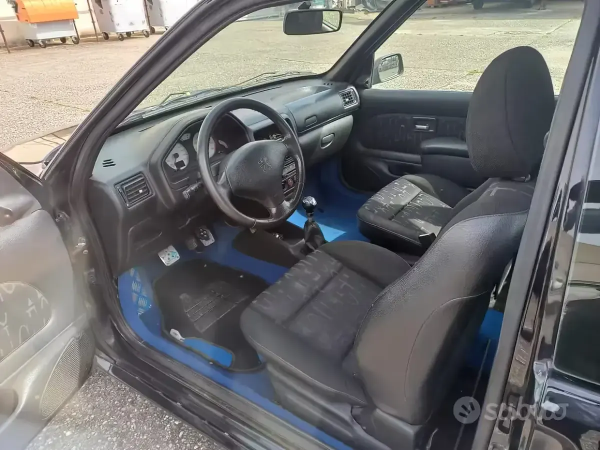 Usata Peugeot 106 118 CV (86 kW) 2002 Nero Utilitaria