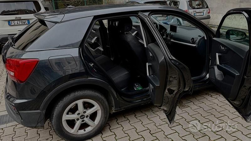 Usata Audi Q2 Business 116 CV (85 kW) 2021 Grigio SUV