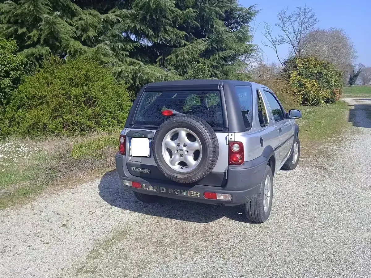 Usata Land Rover Freelander 117 CV (86 kW) 2003 Grigio SUV