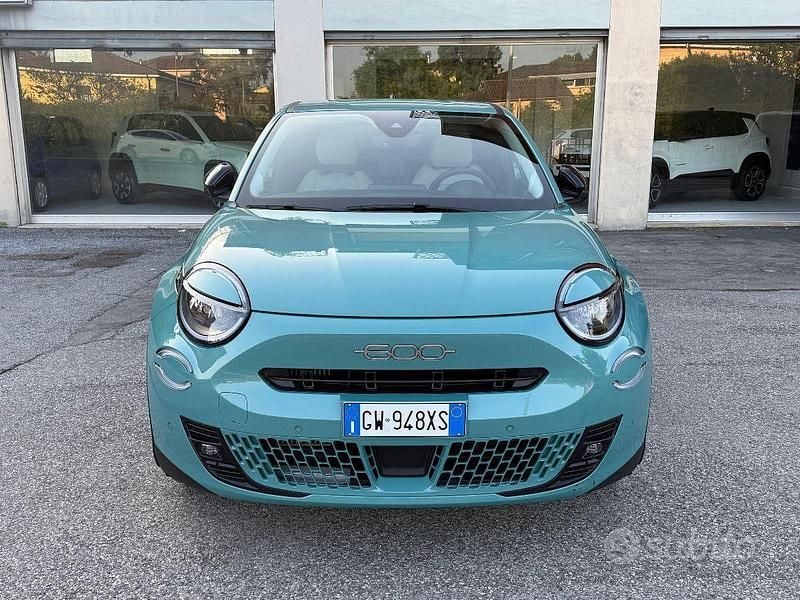 Usata Fiat 600 La Prima 110 CV (80 kW) 2025 Blu/azzurro SUV
