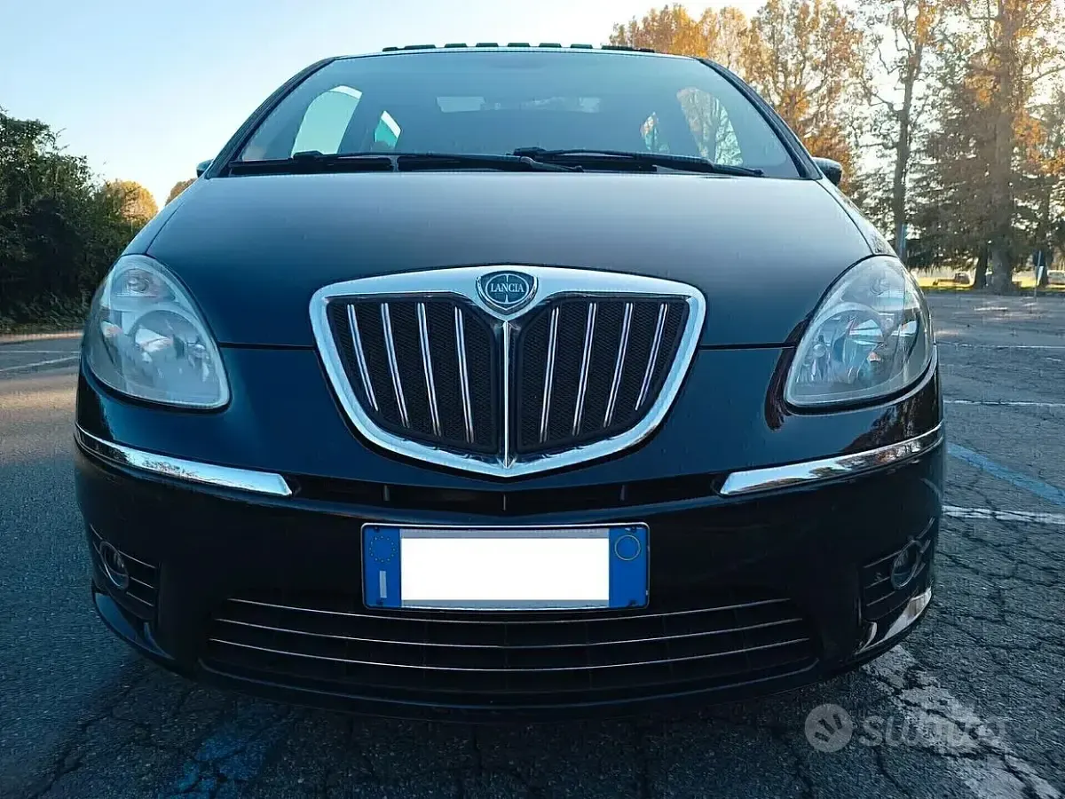 Usata Lancia Musa 120 CV (88 kW) 2009 Nero Monovolume