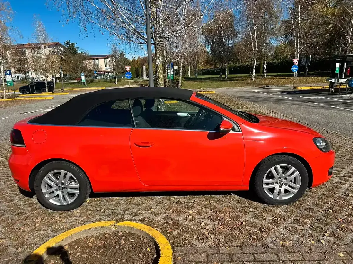 Usata VW Golf VII 140 CV (102 kW) 2012 Arancione Cabrio