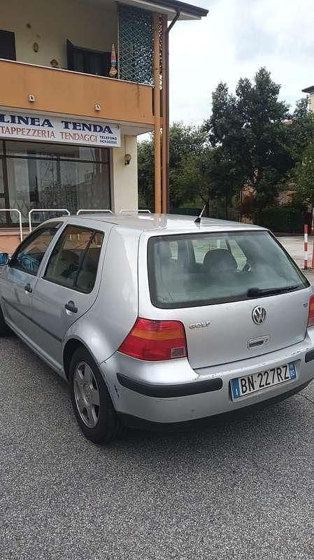 Usata VW Golf Comfortline 105 CV (77 kW) 2001 Berlina