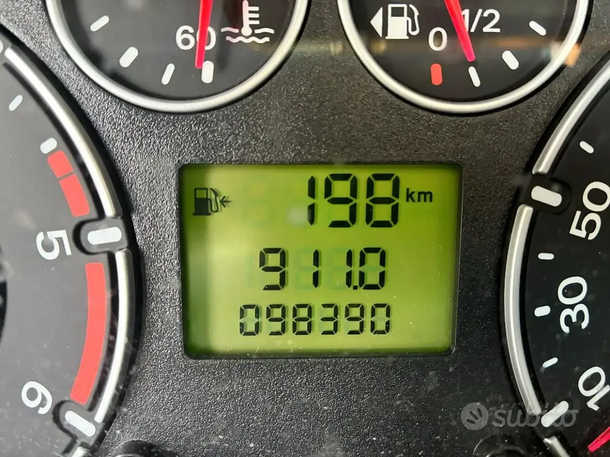 Usata Ford Fiesta Titanium 68 CV (50 kW) 2007 Grigio Utilitaria