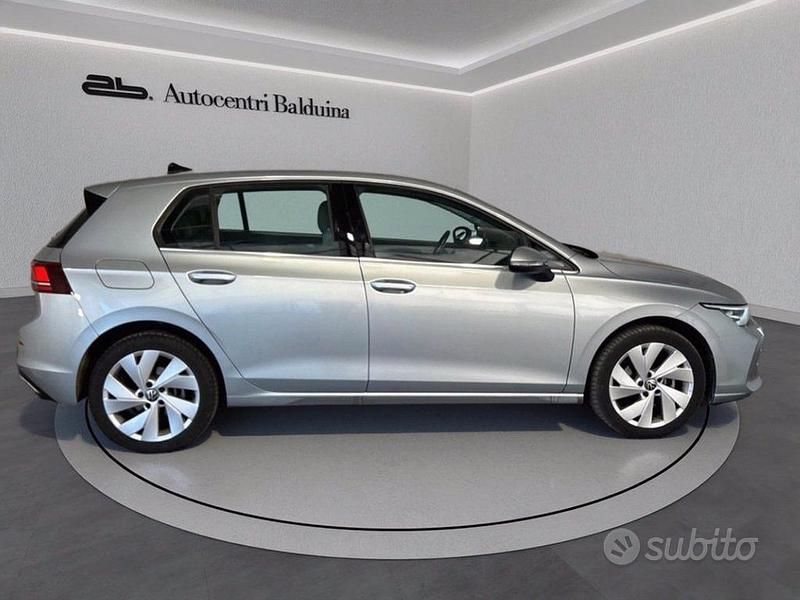 Usata VW Golf VIII Style 150 CV (110 kW) 2025 Grigio dolomite metalizzato Berlina