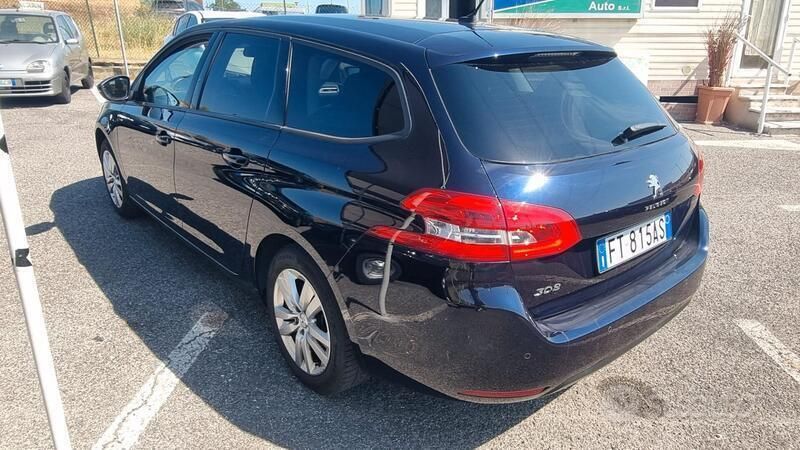 Usata Peugeot 308 Business-Line 131 CV (96 kW) 2018 Blu Station wagon