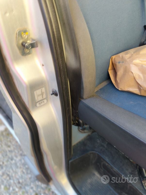 Usata Renault Trafic 80 CV (58 kW) 2013 Grigio Monovolume