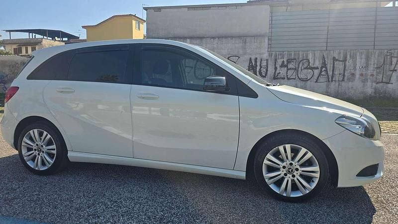 Usata Mercedes B180 Executive 109 CV (80 kW) 2013 Bianco Utilitaria