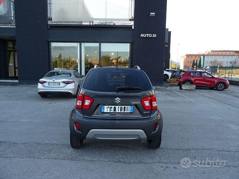 Usado Suzuki Ignis 83 CV (61 kW) 2021 Gris SUV