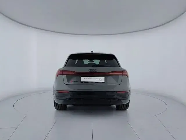 Usata Audi SQ8 e-tron Sport 369 kW (503 CV) 2024 Nero SUV