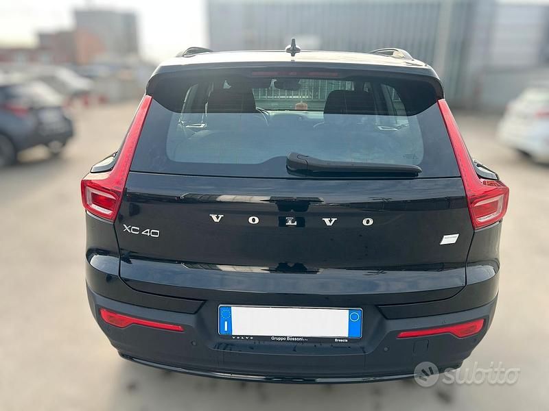 Usata Volvo XC40 Single Motor 185 kW (252 CV) 2022 Nero SUV