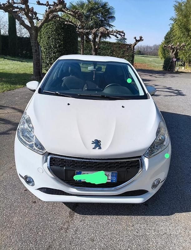 Usata Peugeot 208 2014 Utilitaria
