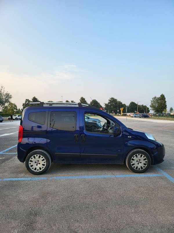 Usata Fiat Qubo Active 75 CV (55 kW) 2011 Blu Monovolume