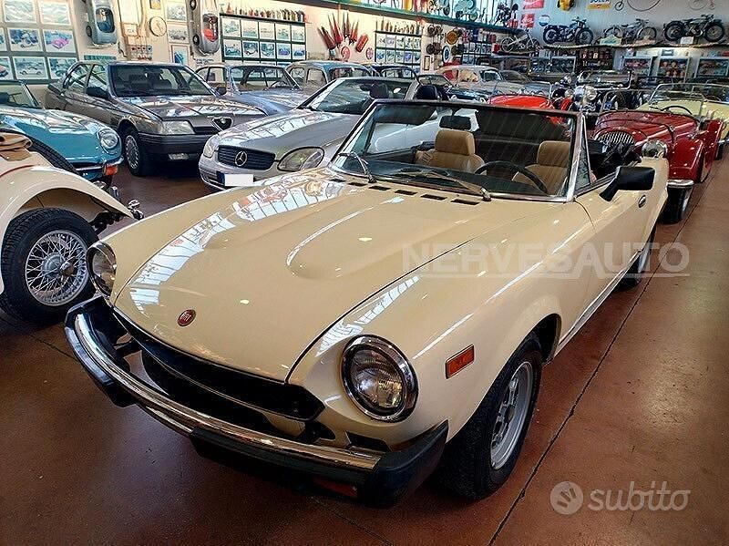Usata Fiat 124 Spider 104 CV (76 kW) 1980 Beige Cabrio