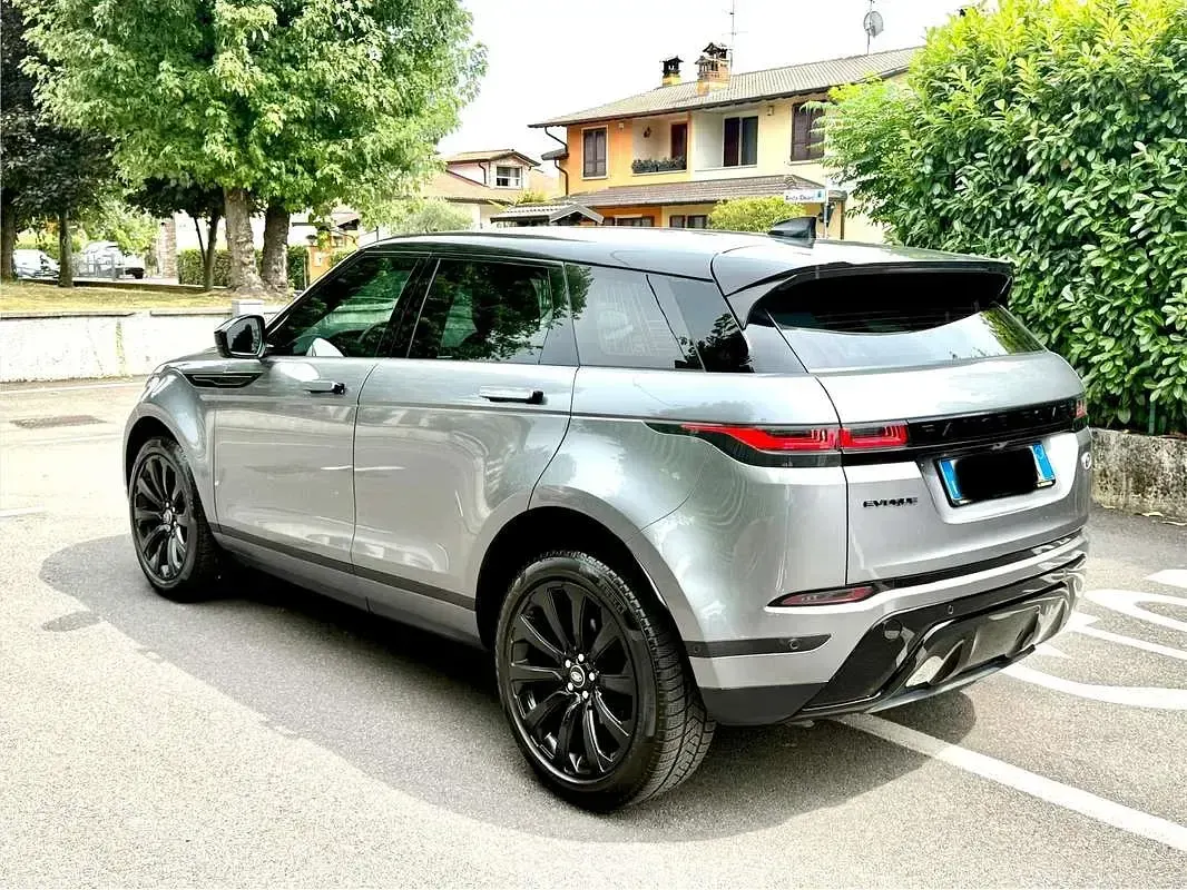 Usata Land Rover Range Rover evoque R-Dynamic 150 CV (110 kW) 2021 Argento SUV