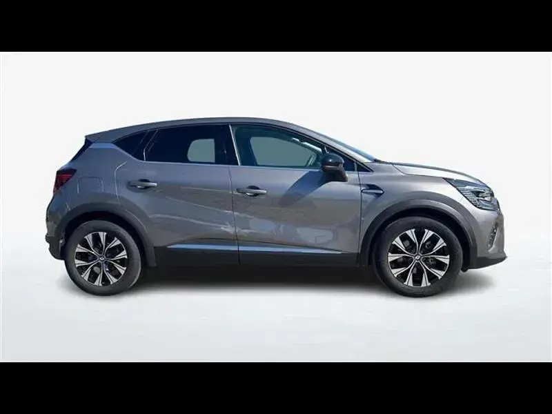 Usata Renault Captur Techno 145 CV (106 kW) 2023 Grigio scuro SUV
