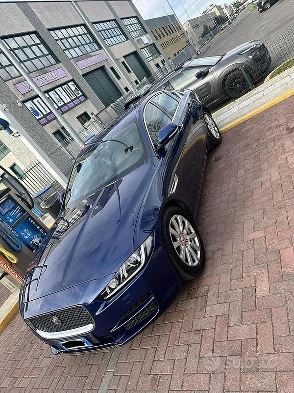 Usata Jaguar XE Business Edition 179 CV (131 kW) 2016 Blu Berlina