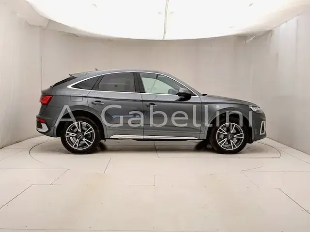 Usata Audi Q5 Sportback S-Line 204 CV (150 kW) 2024 Grigio daytona perla SUV