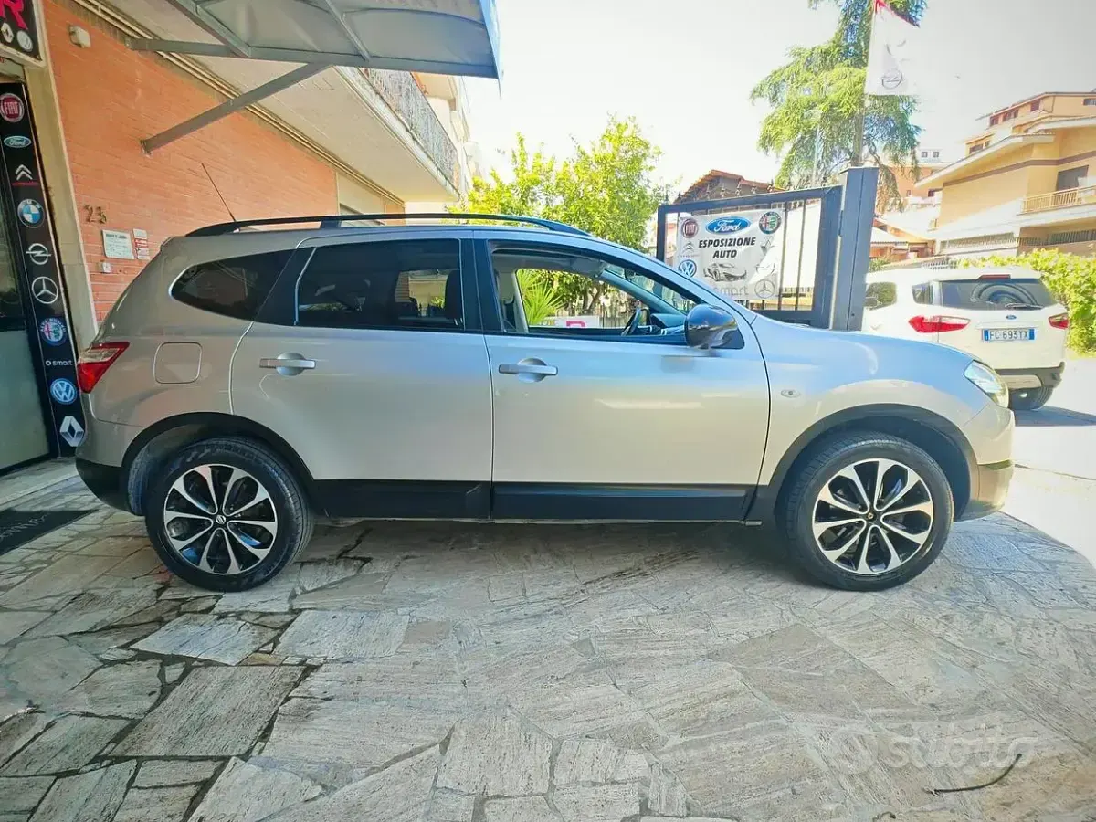 Usata Nissan Qashqai Tekna 131 CV (96 kW) 2013 Grigio SUV