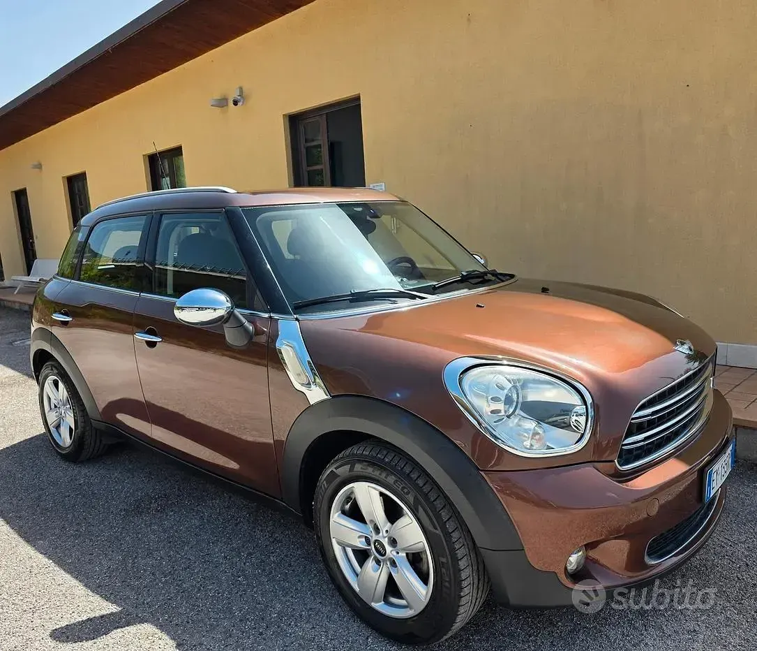 Usata Mini Cooper Countryman 98 CV (72 kW) 2015 Marrone SUV