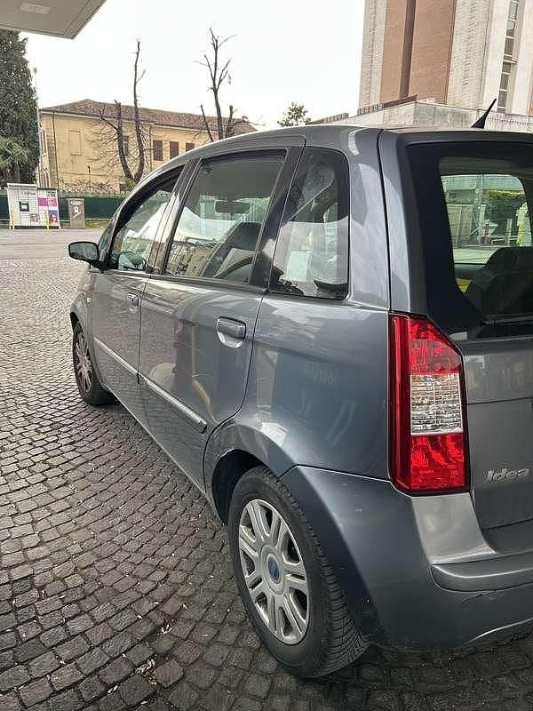 Usata Fiat Idea 90 CV (66 kW) 2007 Grigio Monovolume