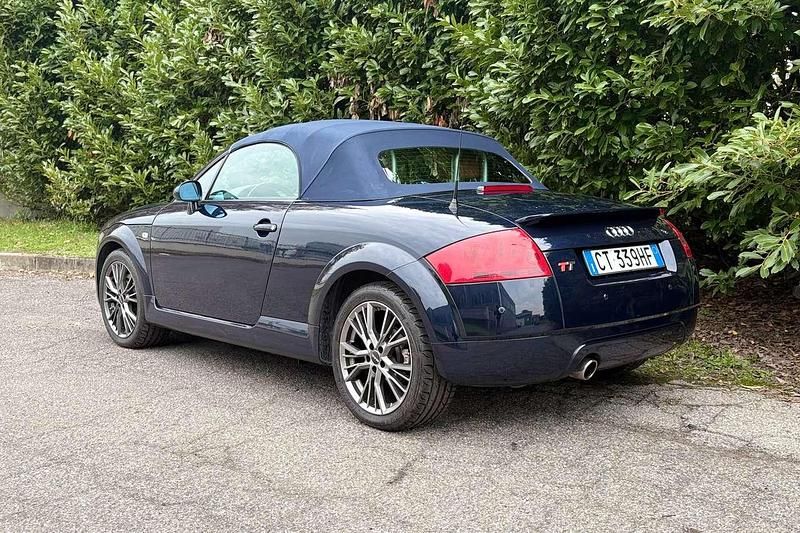 Usata Audi TT Roadster 179 CV (131 kW) 2004 Blu/azzurro Cabrio
