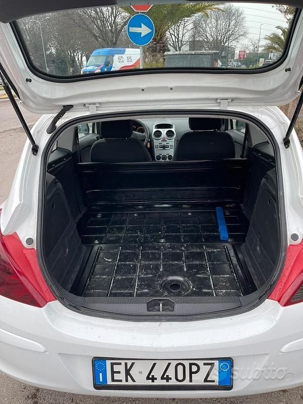 Usata Opel Corsa 2011 Utilitaria