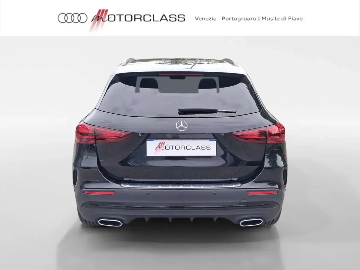 Usata Mercedes GLA200 AMG Line Premium Plus 150 CV (110 kW) 2025 Nero SUV