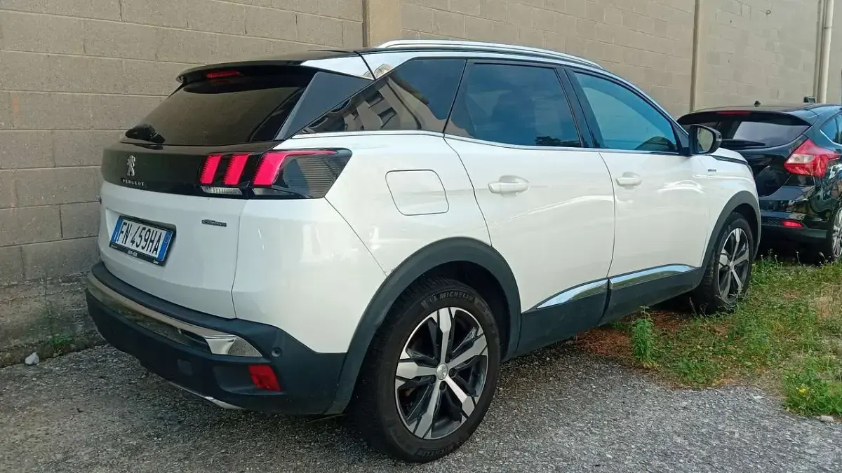 Usata Peugeot 3008 GT-line 131 CV (96 kW) 2018 Bianco SUV