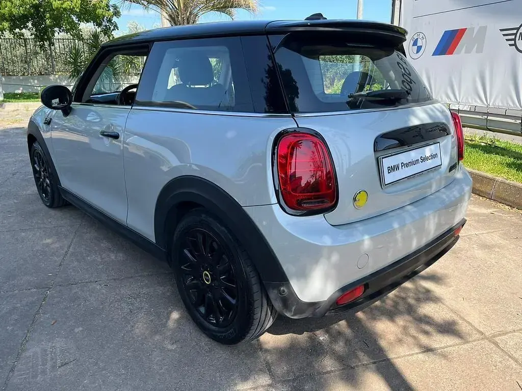 Usata Mini Cooper SE 135 kW (184 CV) 2022 Argento Utilitaria