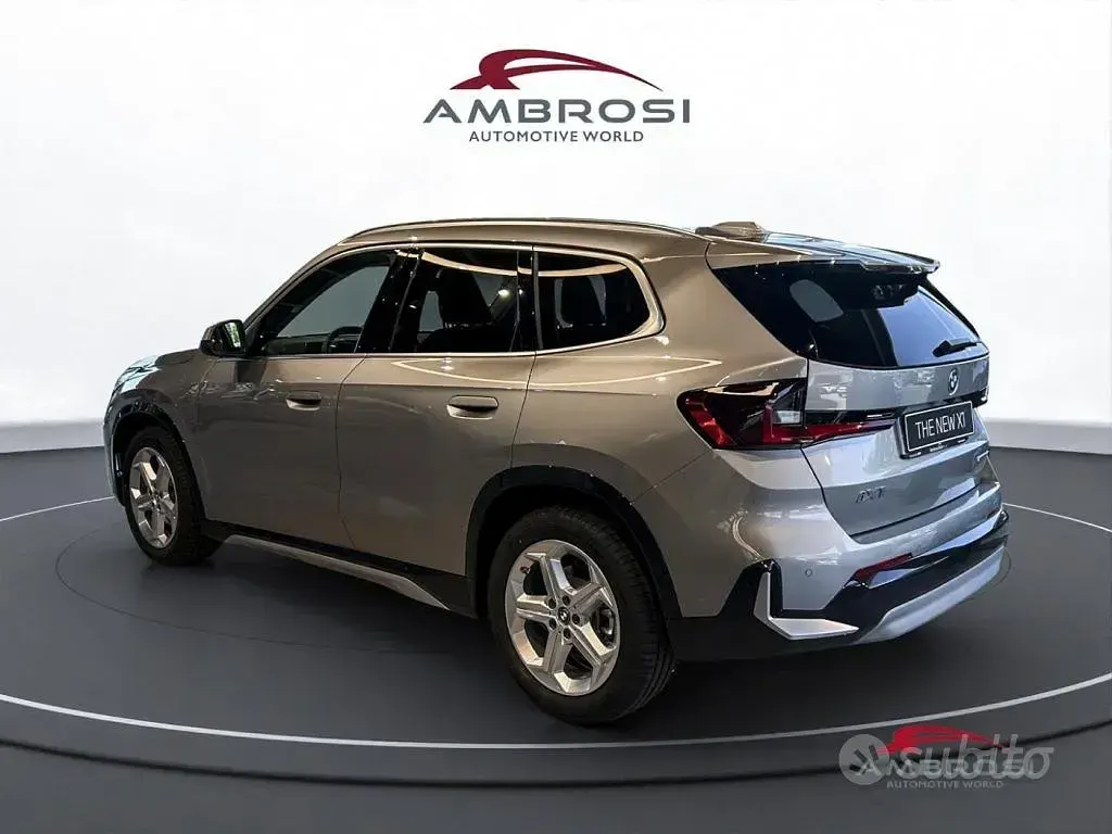 Nuova BMW iX1 xLine 150 kW (204 CV) 2026 Grigio SUV
